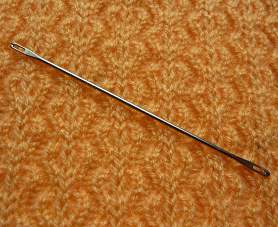 Bodkin or Double Eye Needle for machine knitting