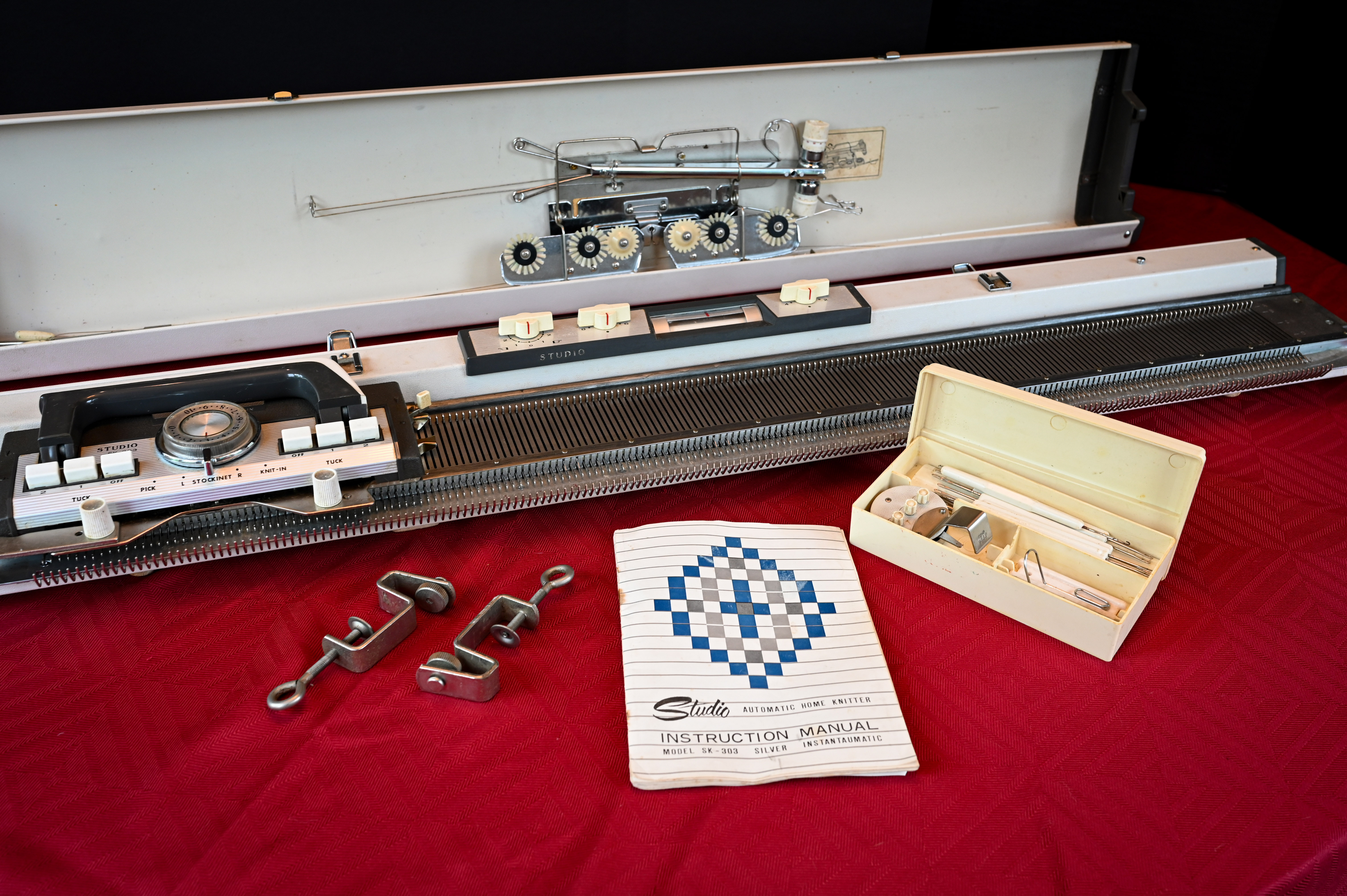 Studio SK 303 Silver Japan Knitting Machine